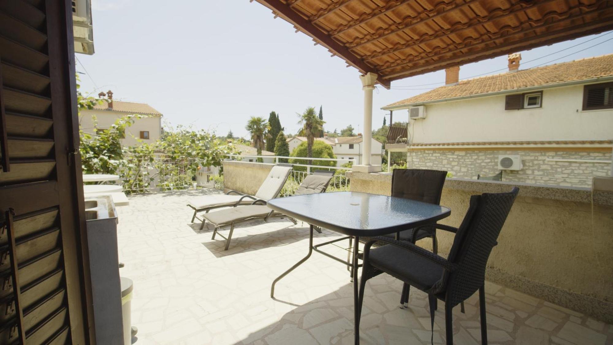 Karolina Guest house *